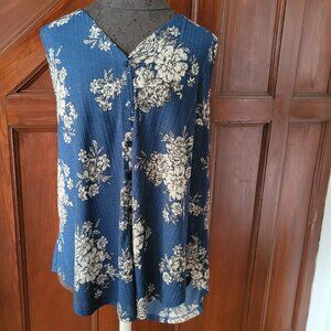 Torrid Womens Floral Print Sleeveless Tunic Top Size 2 Blue & White
